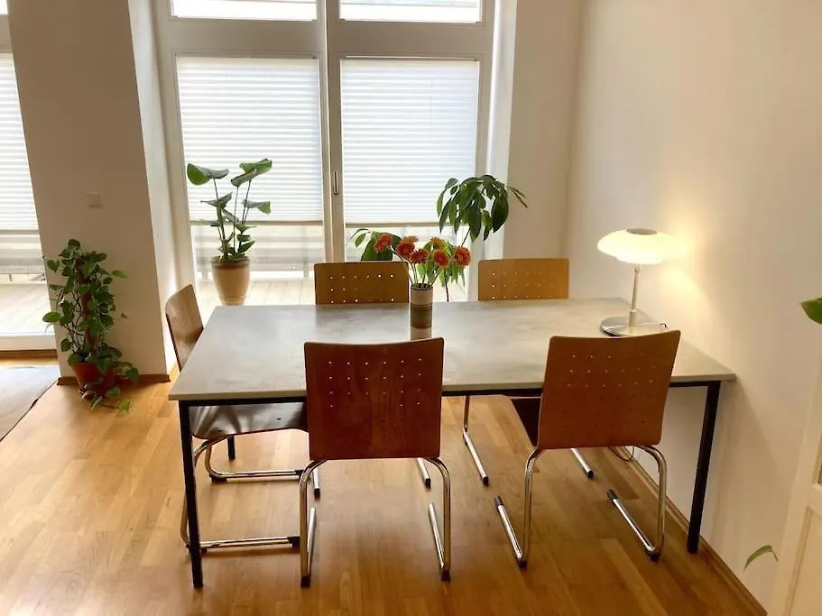 Schoene Ferienwohnung Im Zentrum Les Lipsko